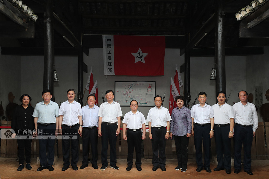 寻根 补钙 铸魂！自治区党委常委上的这堂特殊党课，非同寻常！